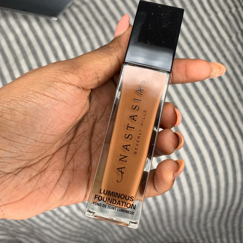 510W | Anastasia Beverly Hills Luminous Foundation